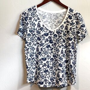 Gap V-Neck Easy T